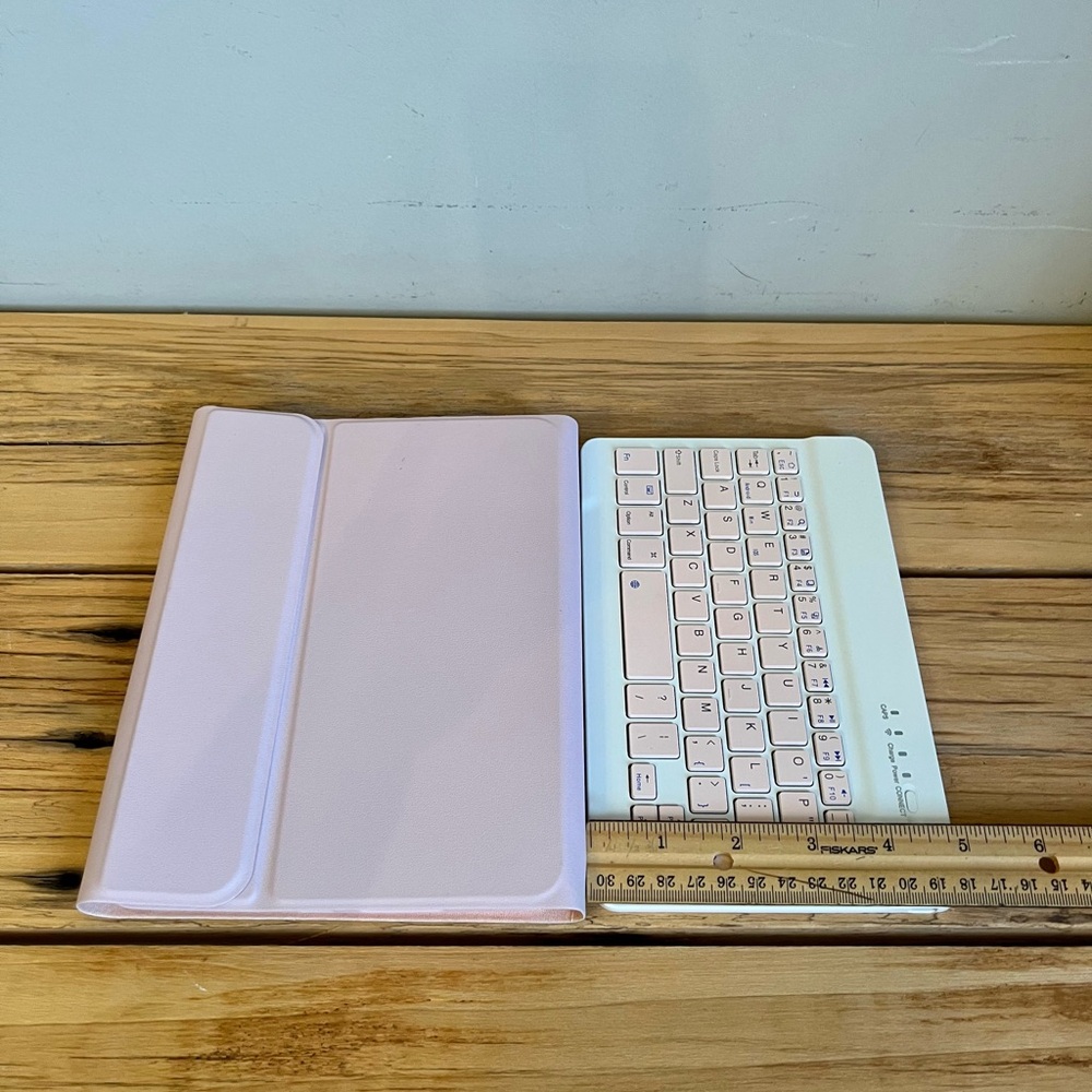 Pink Smart Keyboard Case With Matching Wireless Mouse - Picture 6 of 10